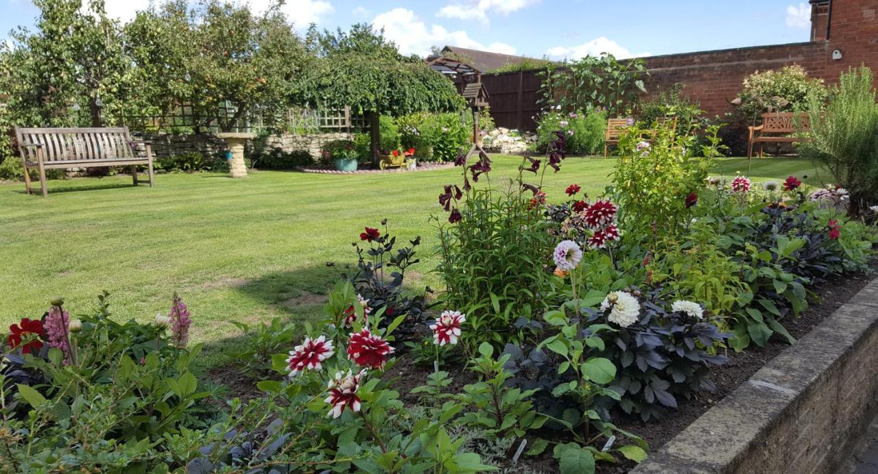 Woodlands 159 Bed & Breakfast Pershore Exterior photo